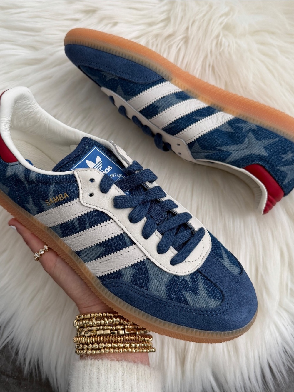 Women’s 8.5 - Men’s adidas samba star print sneakers 7.5